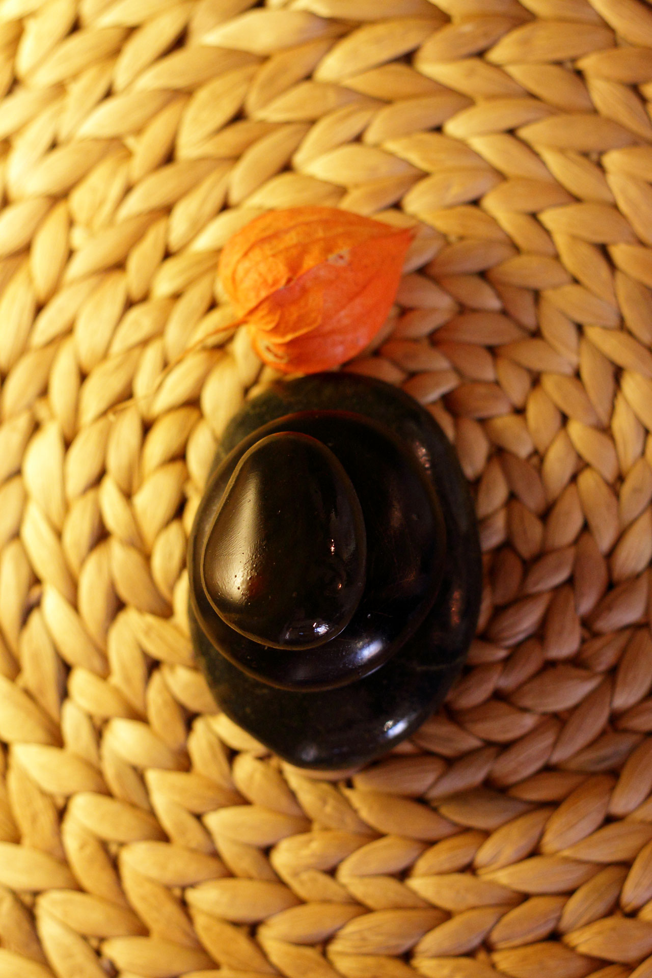 Hot Stone Massage Physiotherapie & Hot Stone Massagen in Riedstadt